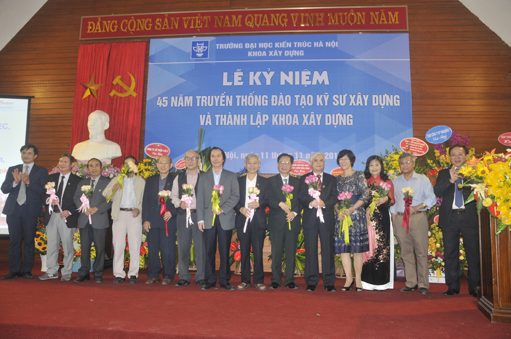 Lễ kỷ niệm 45 năm truyền thống đào tạo Kỹ sư Xây dựng và thành lập Khoa Xây dựng Trường Đại học Kiến trúc Hà Nội