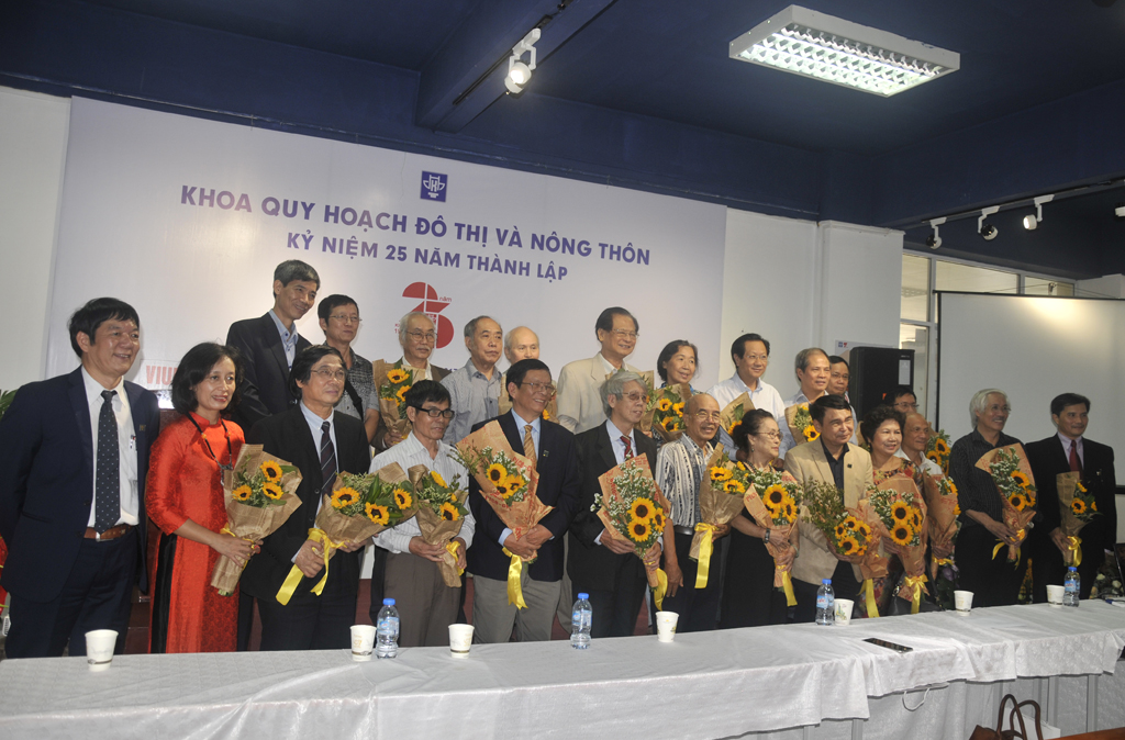 Trường Đại học Kiến trúc Hà Nội 25 năm truyền thống đào tạo Kiến trúc sư Quy hoạch Đô thị và Nông thôn