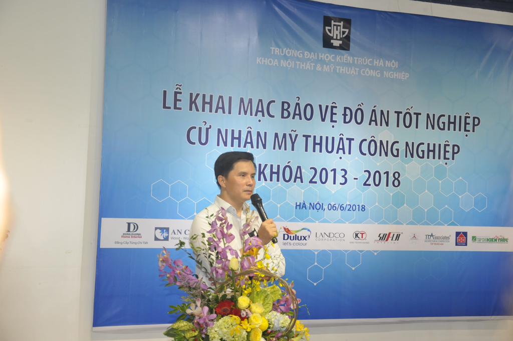 Khai mạc Triển lãm và Bảo vệ đồ án tốt nghiệp khóa 2013 – 2018 chuyên ngành Thiết kế đồ họa và Thiết kế nội thất