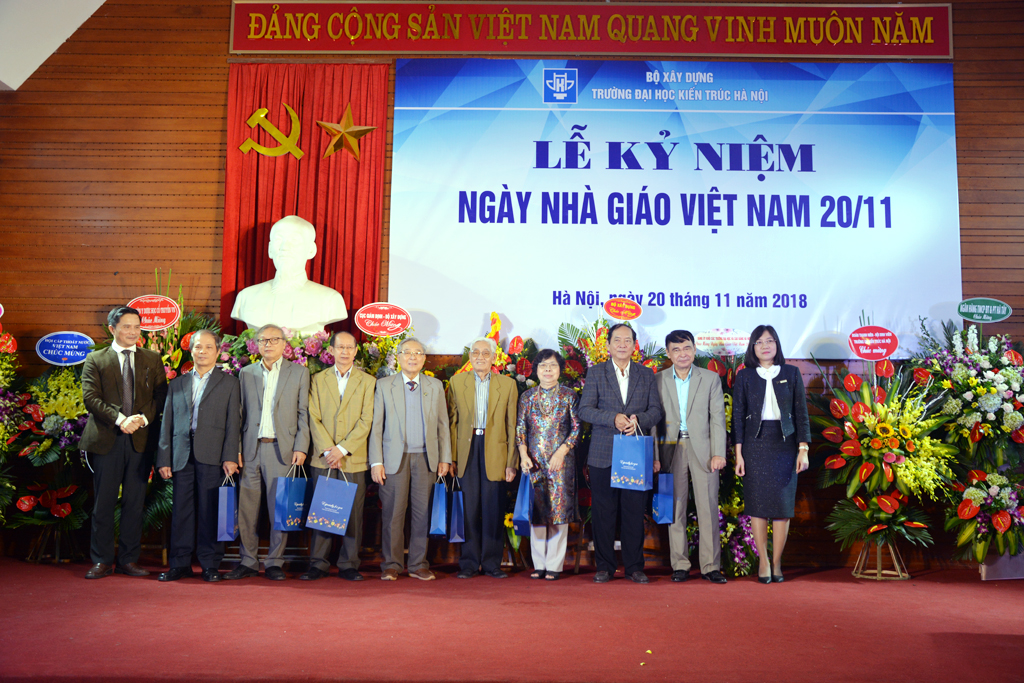 Lễ kỷ niệm ngày Nhà giáo Việt Nam 20 - 11 và khai mạc Triển lãm mỹ thuật 2018