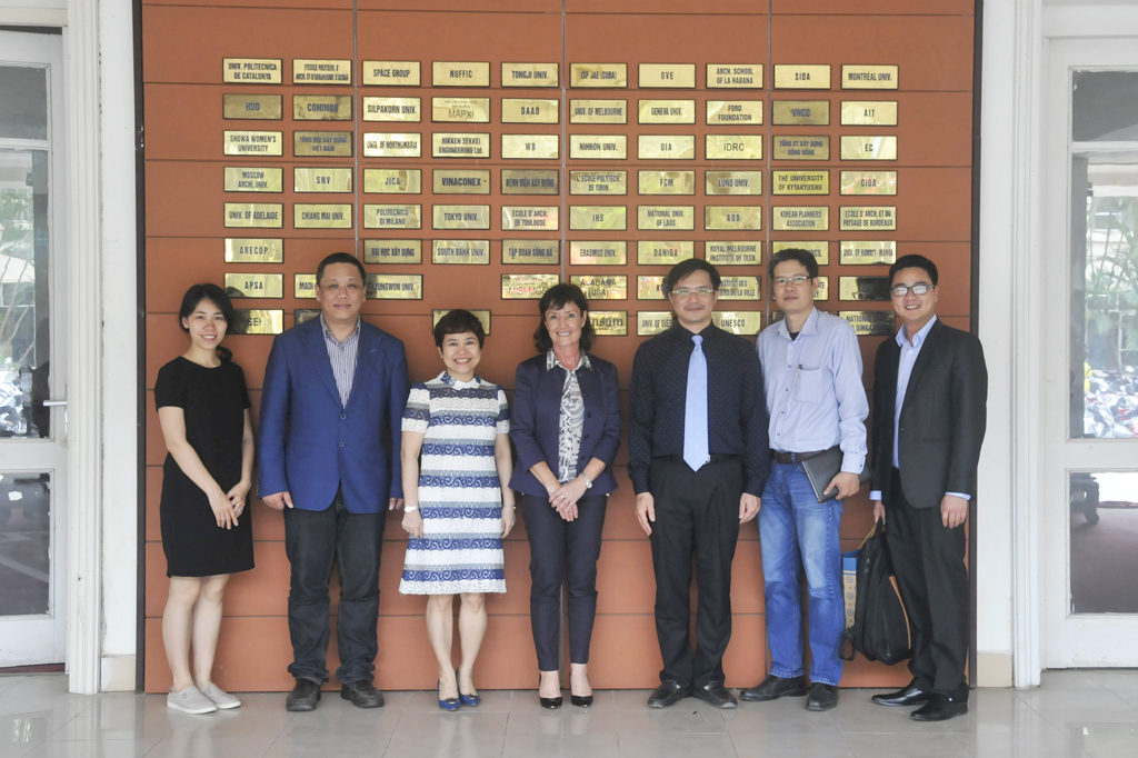 Hiệu trưởng Trường Đại học Kiến trúc Hà Nội tiếp và làm việc với đại diện Trường Đại học Curtin (Úc)