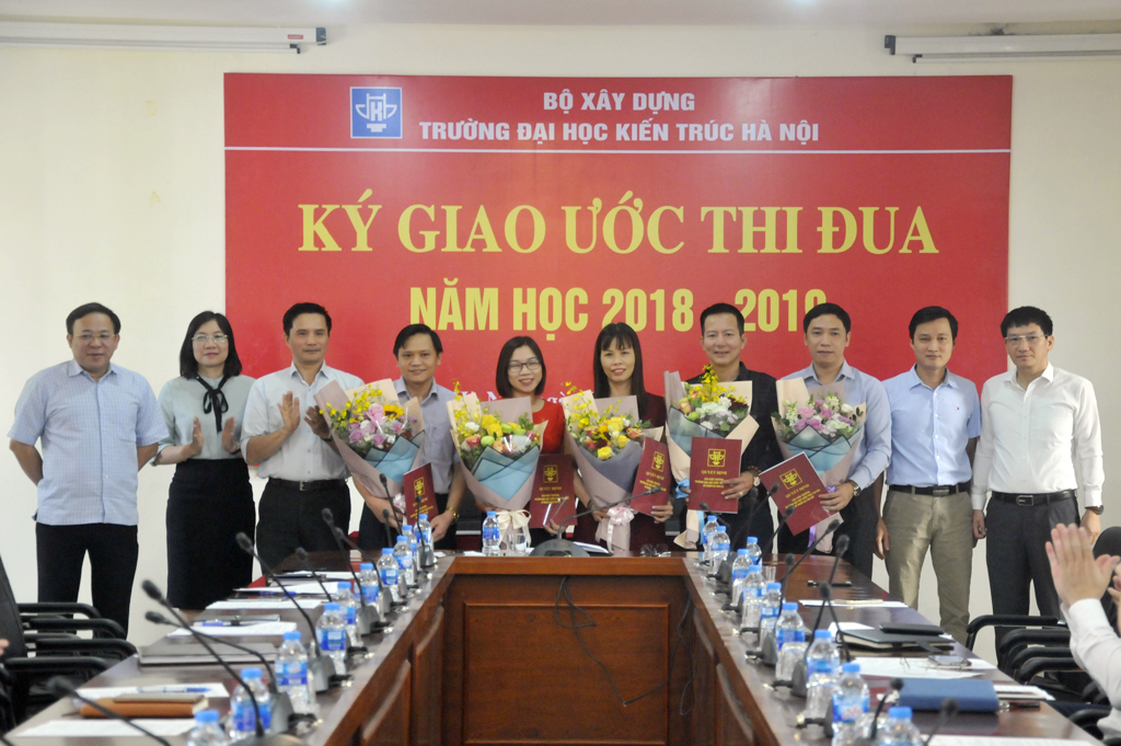 Bổ nhiệm cán bộ và ký kết giao ước thi đua năm 2018