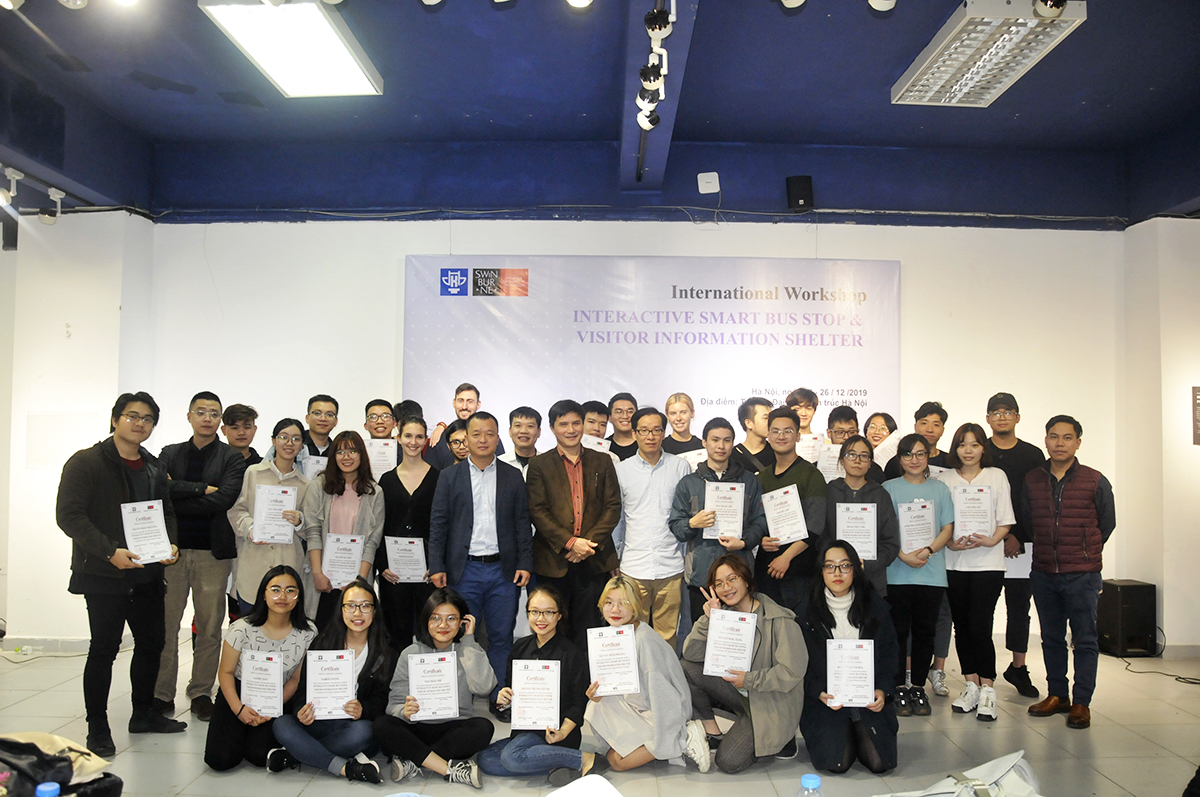 Bế mạc workshop thiết kế “Trạm xe buýt thông minh kết hợp không gian thông tin đa năng cho cư dân và khách du lịch tại Hà Nội