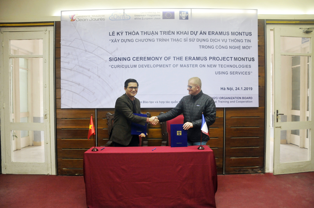 Trường Đại học Kiến trúc Hà Nội ký kết Thỏa thuận triển khai Dự án Eramus Montus “Xây dựng chương trình thạc sĩ sử dụng dịch vụ thông tin trong công nghệ mới” với Trường Đại học Toulouse II - Cộng hòa Pháp
