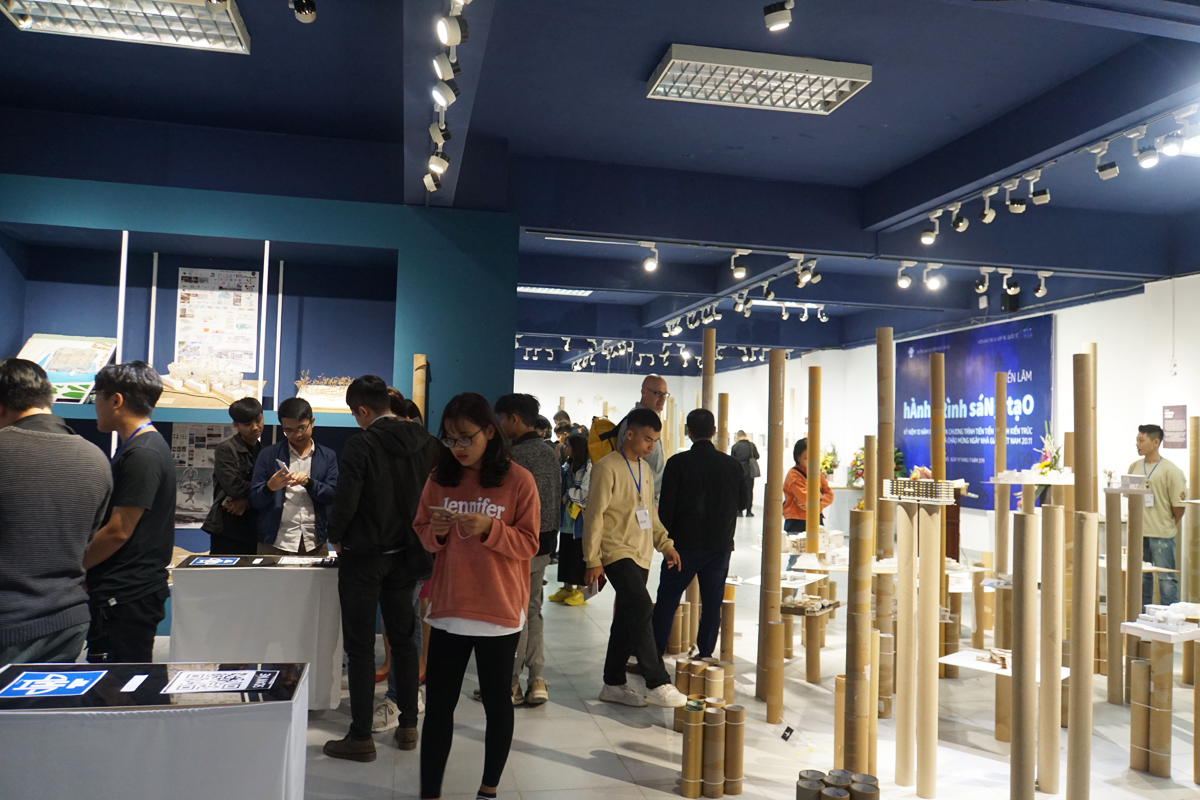 Khai mạc Triển lãm “Hành trình sáng tạo kết nối tương lai bền vững” kỷ niệm 10 năm thành lập Chương trình Tiên tiến ngành Kiến trúc