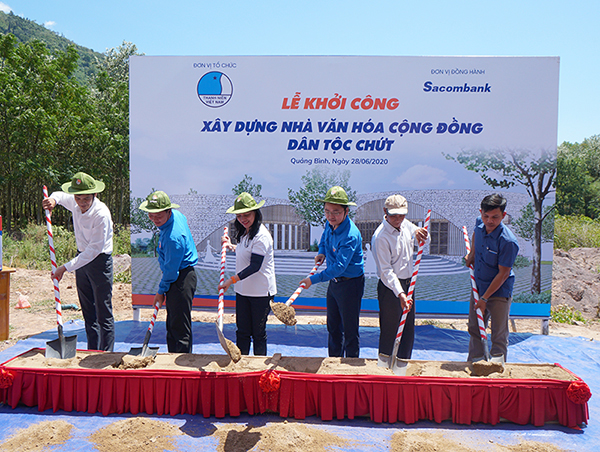 Đoàn TNCS Chi đoàn giảng viên khoa Kiến trúc đồng hành cùng chương trình “Những bước chân vì cộng đồng”