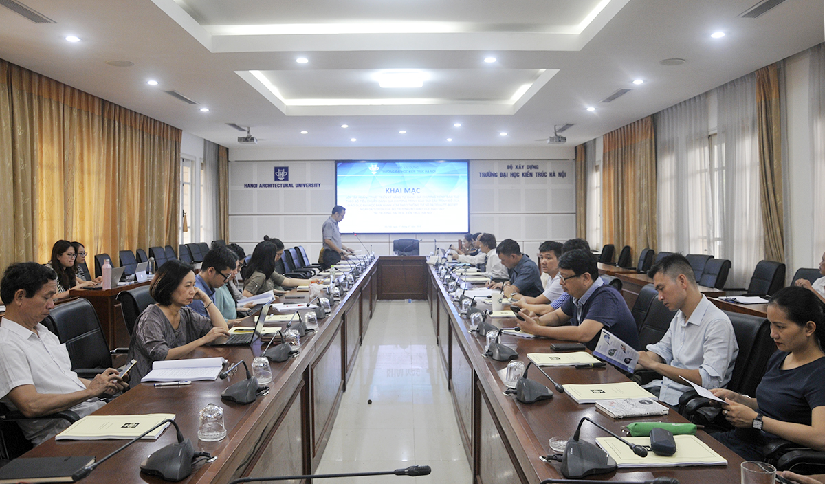 Trường Đại học Kiến trúc Hà Nội tổ chức tập huấn ‘Phát triển kỹ năng tự đánh giá chương trình đào tạo’