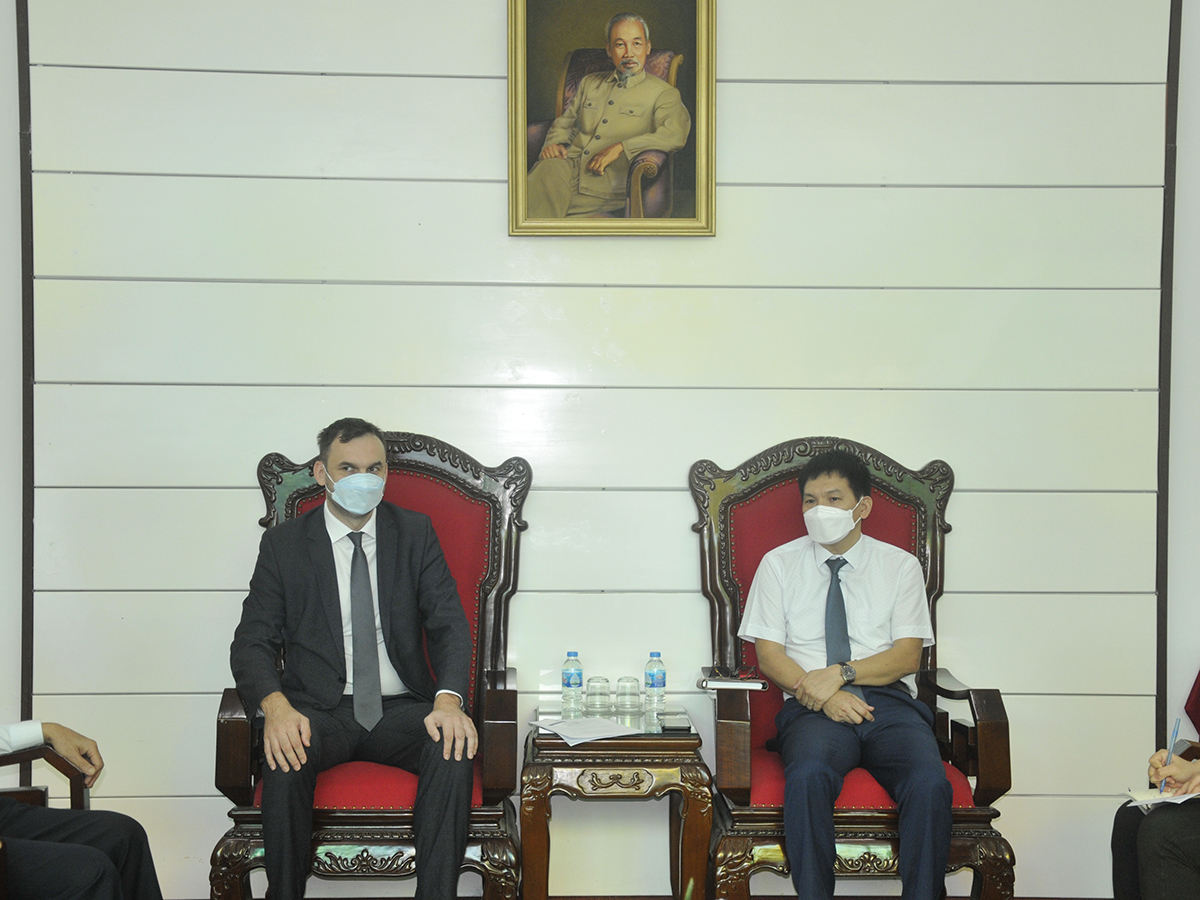 Trường Đại học Kiến trúc Hà Nội làm việc với đại diện Đại sứ quán Cộng hòa Ba Lan và Trường Đại học Thủy lợi