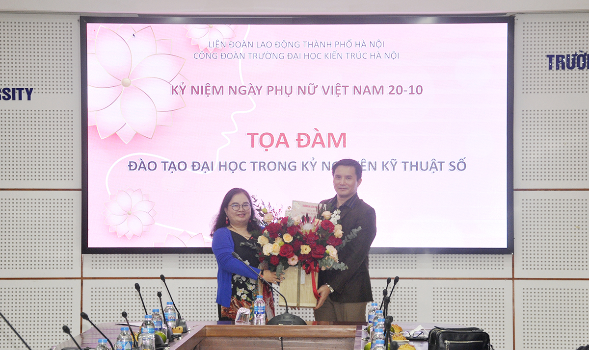 Kỷ niệm Ngày Phụ nữ Việt Nam 20/10 và Toạ đàm 