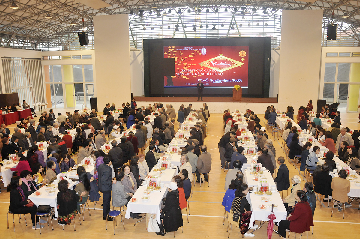 Đầm ấm buổi gặp mặt cán bộ hưu trí Trường Đại học Kiến trúc Hà Nội đầu Xuân Tân Sửu 2021