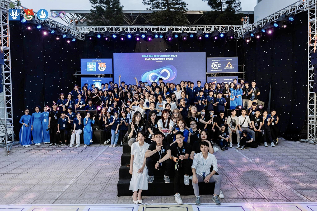 THE DREAMERS 2022 - Những bí mật chưa được bật mí