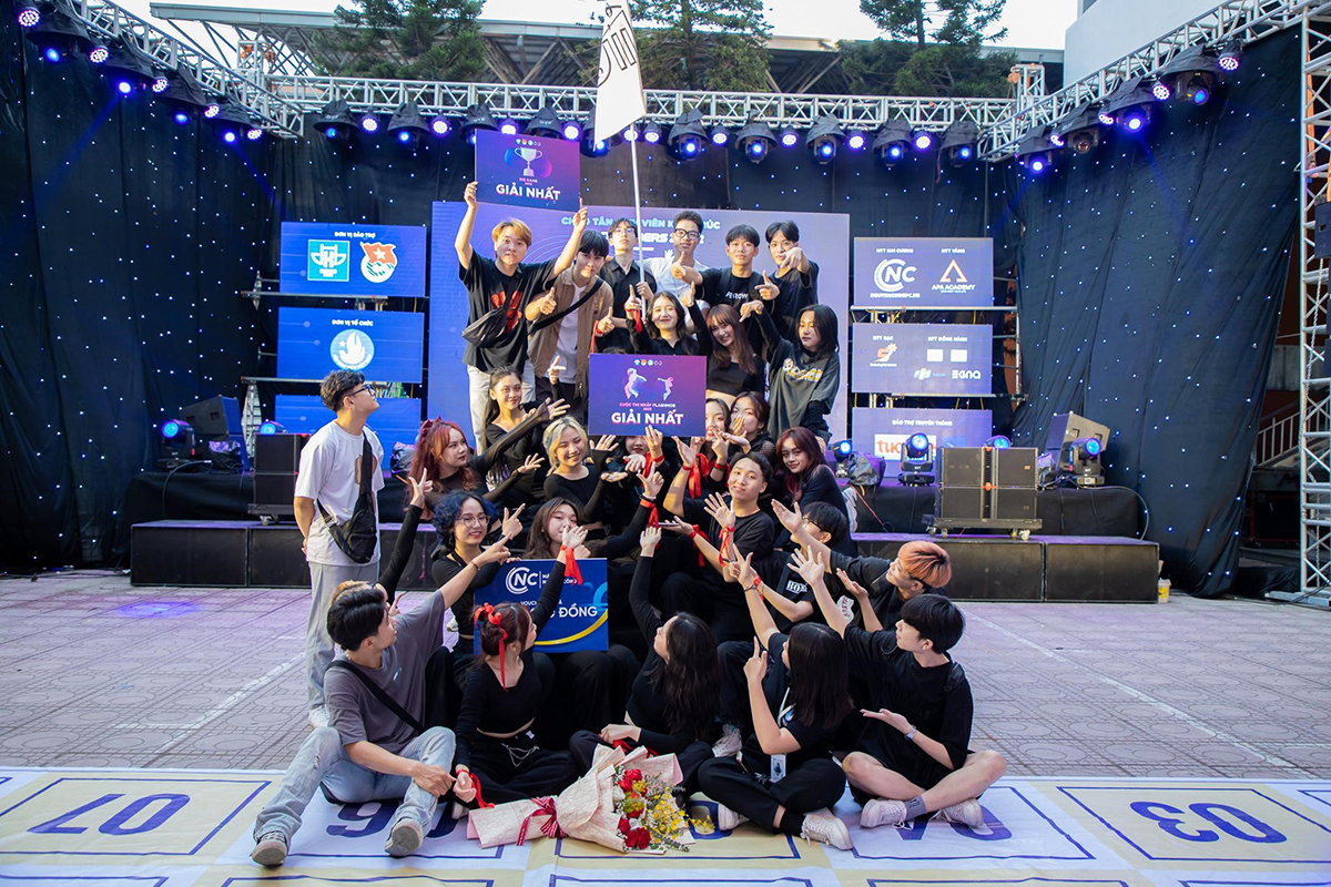 Liên Chi Khoa Nội thất “bội thu” giải thưởng trong sự kiện Chào Tân- THE DREAMERS 2022