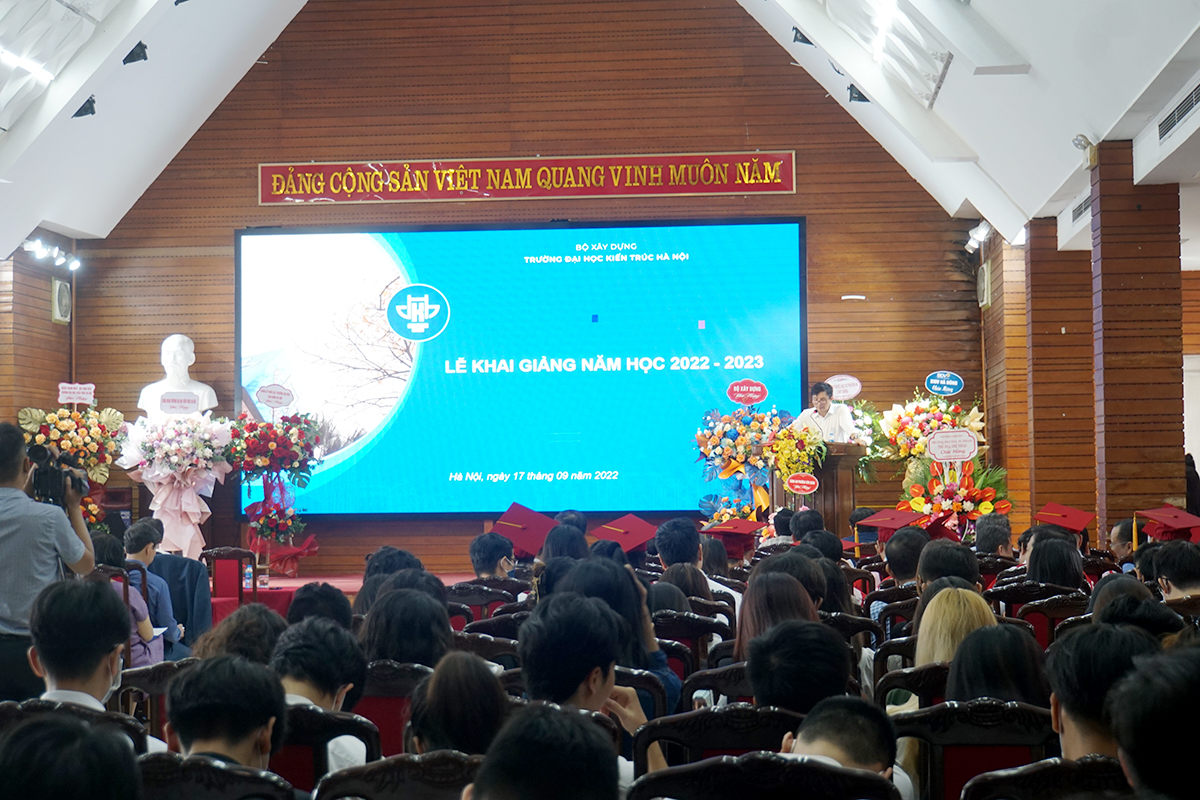 Trường Đại học Kiến trúc Hà Nội khai giảng năm học 2022 - 2023 và khai mạc Triển lãm Kết quả workshop sơn mài