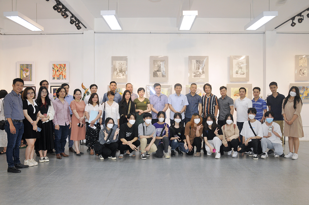 Khai mạc Triển lãm “Kết quả học tập các học phần mỹ thuật cơ bản” năm học 2021 - 2022
