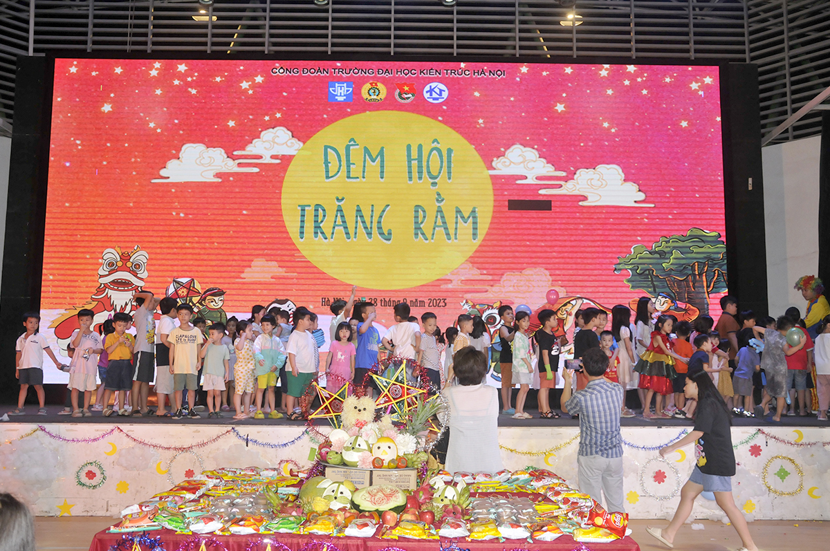 Rộn ràng Đêm Hội Trăng Rằm tại Trường Đại học Kiến trúc Hà Nội