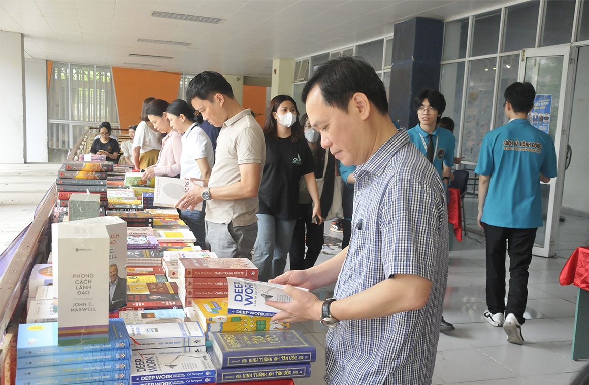 Khai mạc “Phố Sách” Trường Đại học Kiến trúc Hà Nội