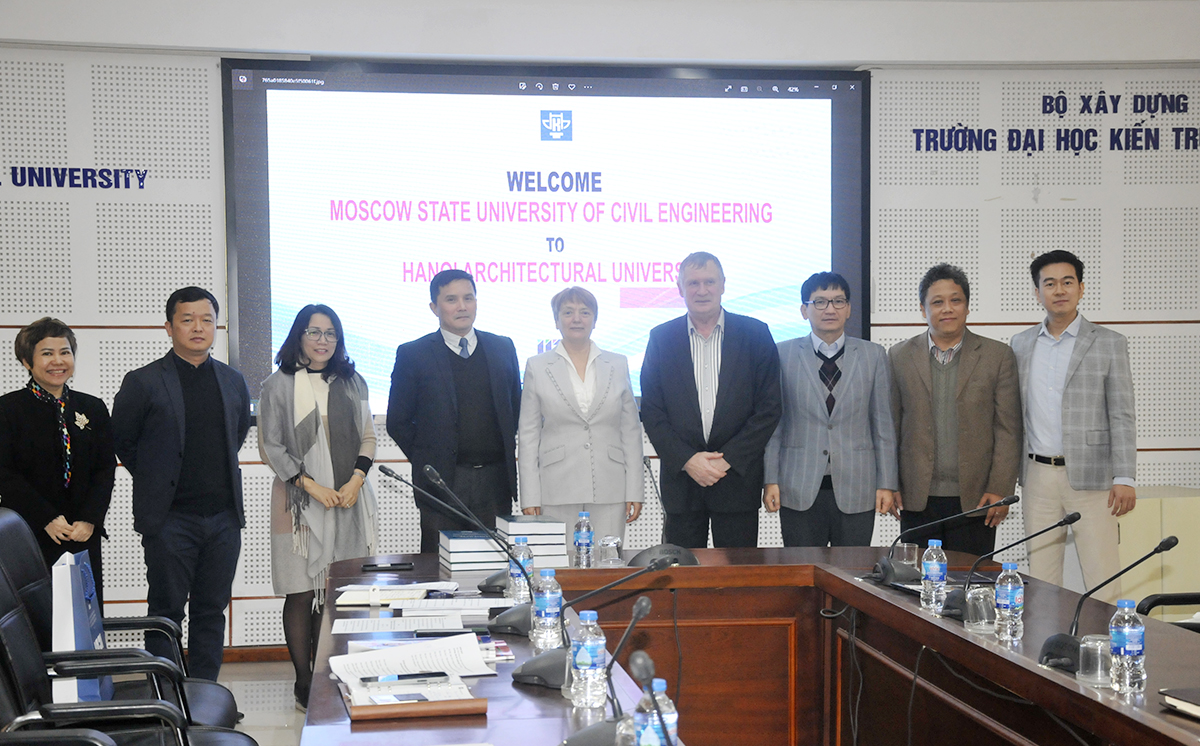 Tiếp và làm việc với Trường Đại học Xây dựng Quốc gia Moscow, Liên bang Nga