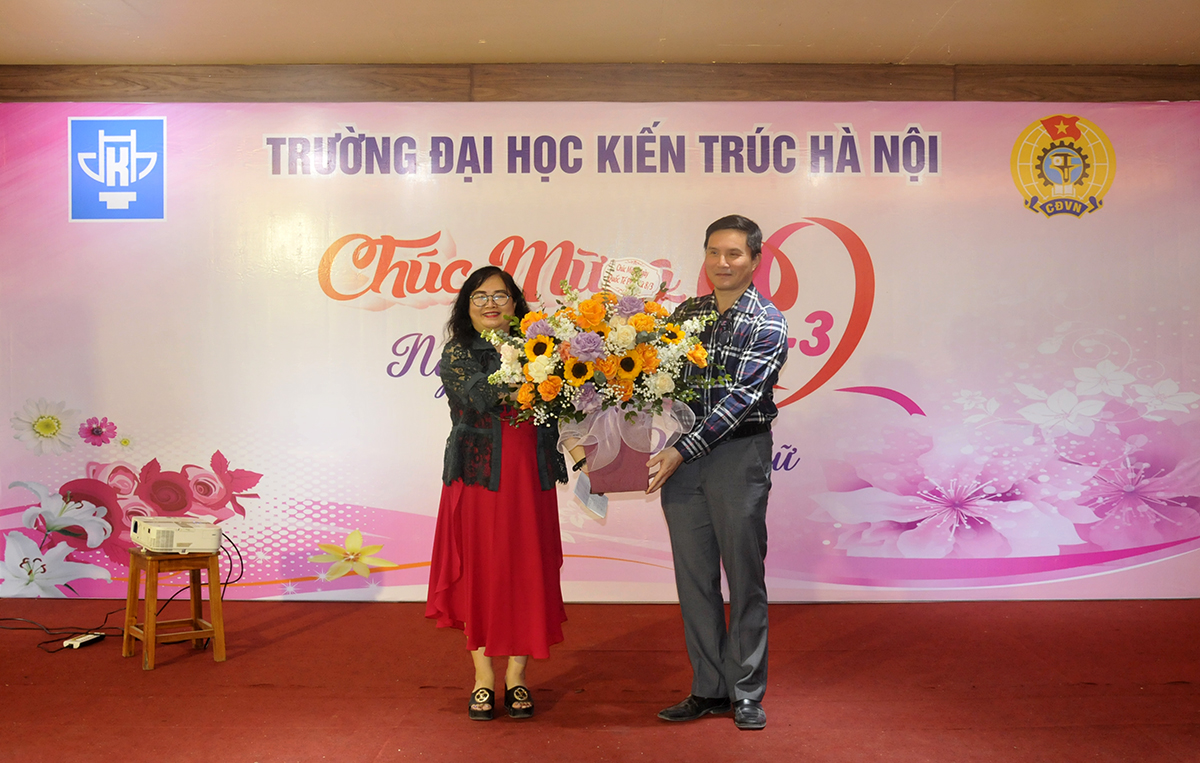 Công đoàn Trường Đại học Kiến trúc Hà Nội tổ chức dã ngoại kỷ niệm 113 năm ngày Quốc tế Phụ nữ 8/3/1910 - 8/3/2023