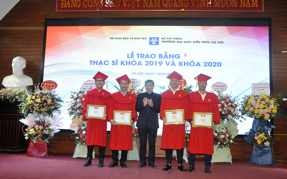 Trường Đại học Kiến trúc Hà Nội trao bằng tốt nghiệp cho các tân Thạc sĩ khóa 2019 và khoá 2020