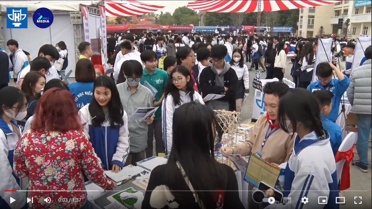 Ngày hội tư vấn tuyển sinh tại Đại học Hồng Đức, Thanh Hóa