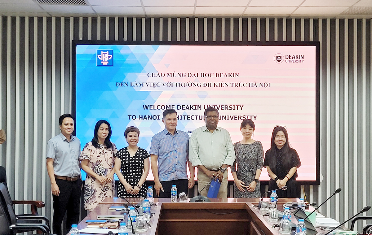 Hiệu trưởng Trường Đại học Kiến trúc Hà Nội tiếp và làm việc với Trường Đại học Deakin Úc