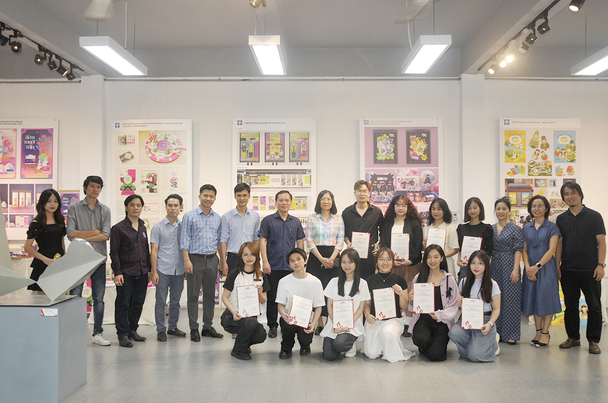 Khai mạc Triển lãm đồ án tốt nghiệp tiêu biểu năm 2024 Khoa Thiết kế mỹ thuật