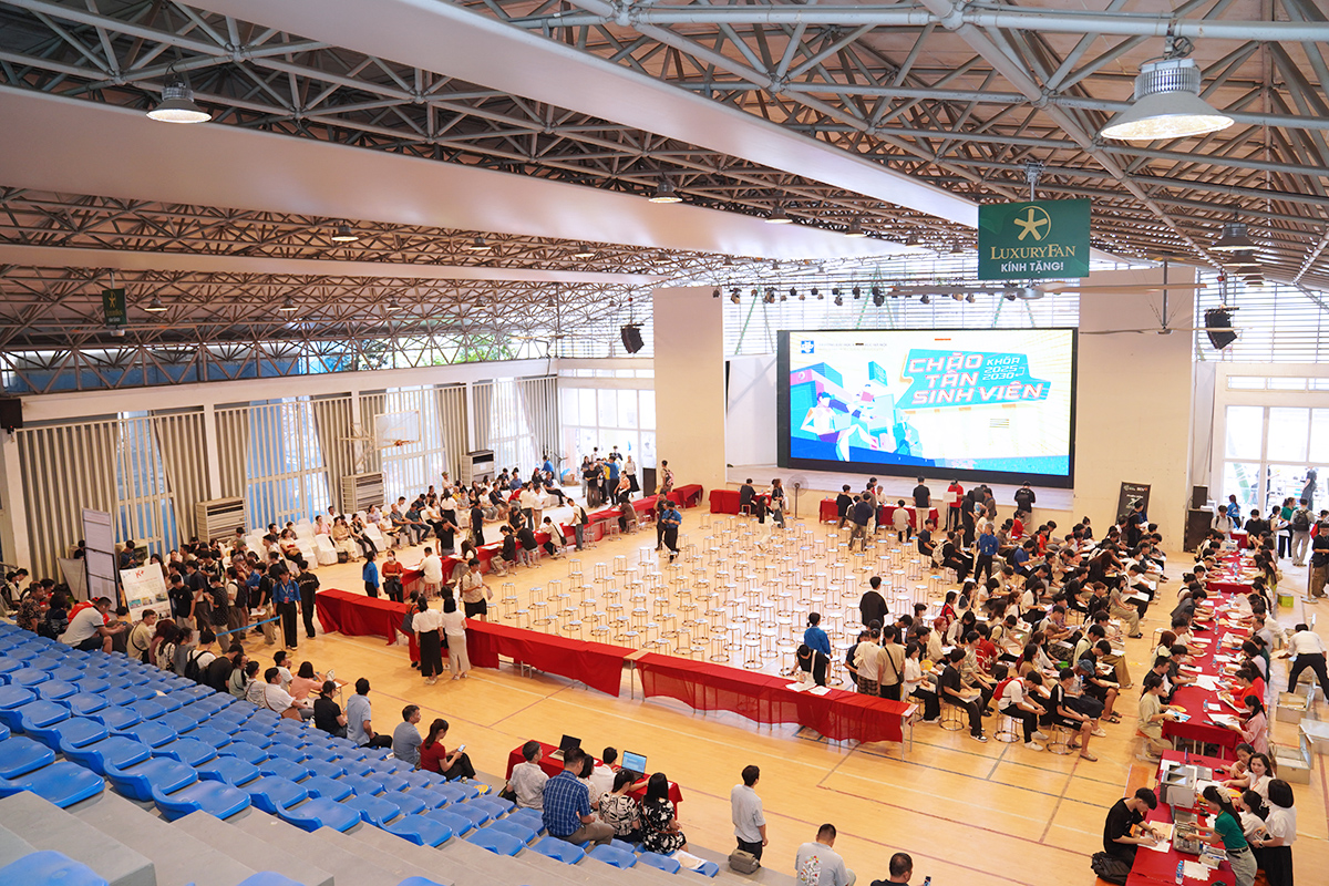 Tân sinh viên Trường Đại học Kiến trúc Hà Nội nô nức ngày nhập học - HAU Open Day 2025