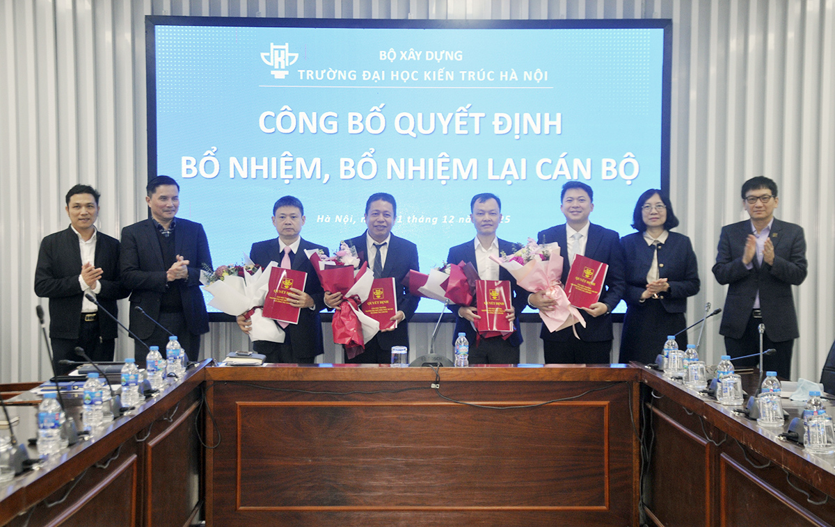 Trường Đại học Kiến trúc Hà Nội công bố và trao các Quyết định bổ nhiệm chức danh Giáo sư, Phó Giáo sư năm 2025 và bổ nhiệm lại lãnh đạo quản lý đơn vị