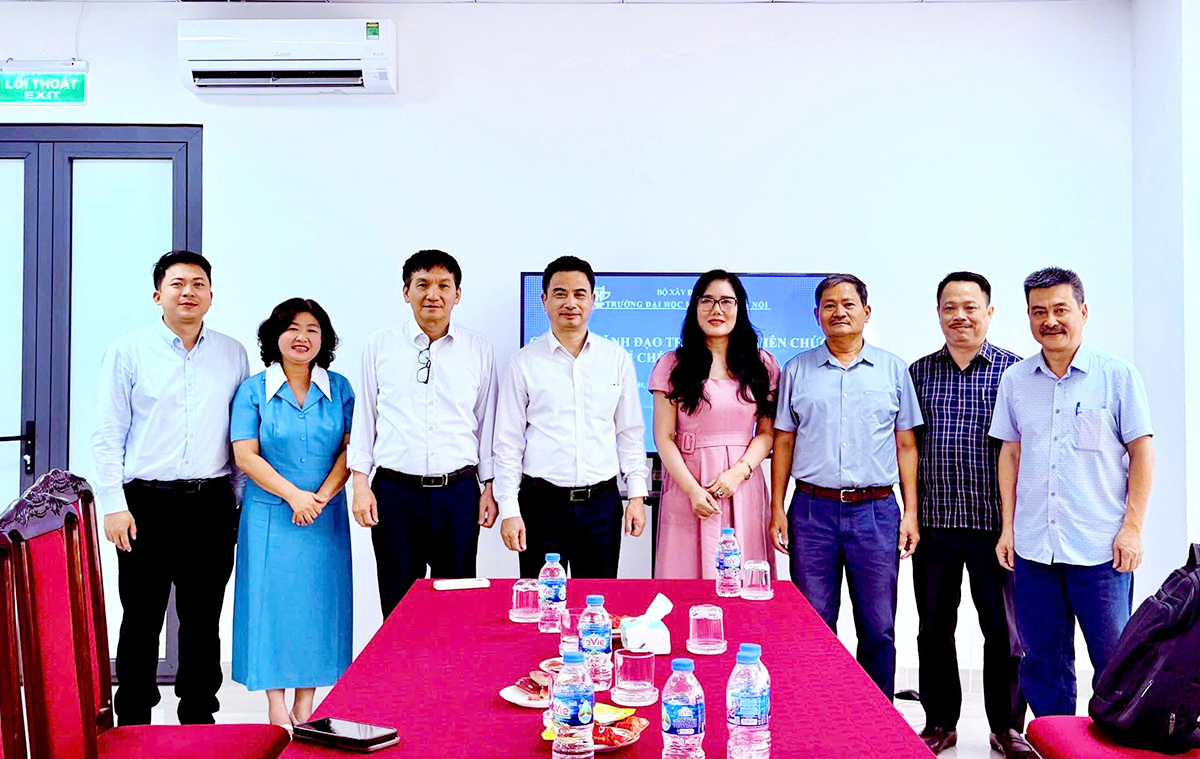 Trường Đại học Kiến trúc Hà Nội: Gặp mặt, tri ân cán bộ, viên chức nghỉ hưu theo chế độ Quý II/2026
