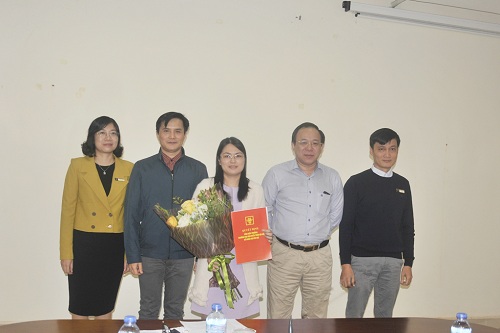 Trường Đại học Kiến trúc Hà Nội công bố và trao Quyết định bổ nhiệm lại đối với cán bộ